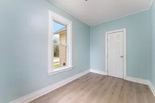 718 N Grant St, Crown Point, IN 46307 - Photo 12