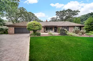 9894 W Oakridge Dr, Saint John, IN 46373 - Photo 1