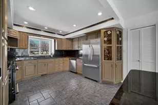 9894 W Oakridge Dr, Saint John, IN 46373 - Photo 8