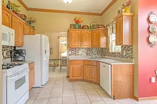 8113 Victoria Pl, Crown Point, IN 46307 - Photo 6