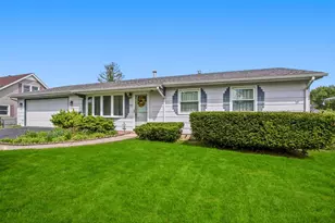 627 Olympia Rd, Valparaiso, IN 46385 - Photo 2