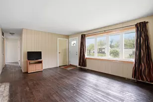 627 Olympia Rd, Valparaiso, IN 46385 - Photo 6