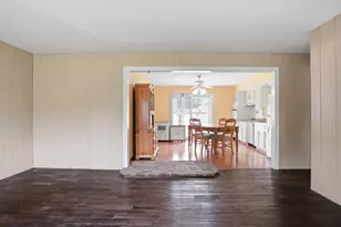 627 Olympia Rd, Valparaiso, IN 46385 - Photo 4