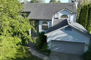 378 Ballenisle Ct, Chesterton, IN 46304 - Photo 2
