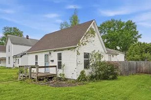 123 S Scott St, Rensselaer, IN 47978 - Photo 2