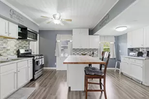 131 N 18th St, Chesterton, IN 46304 - Photo 10
