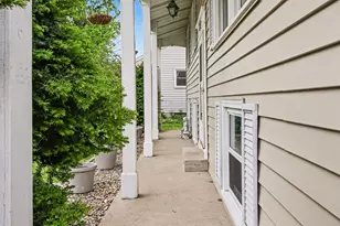 1707 Peachtree Dr, Valparaiso, IN 46383 - Photo 8