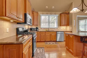 239 Edgewood Dr, Valparaiso, IN 46385 - Photo 10