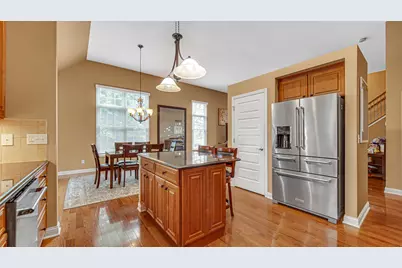 239 Edgewood Drive, Valparaiso, IN 46385 - Photo 8