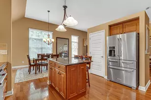 239 Edgewood Dr, Valparaiso, IN 46385 - Photo 8
