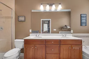239 Edgewood Dr, Valparaiso, IN 46385 - Photo 14