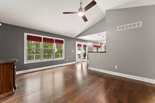 289 Dawn Dr, Valparaiso, IN 46385 - Photo 4