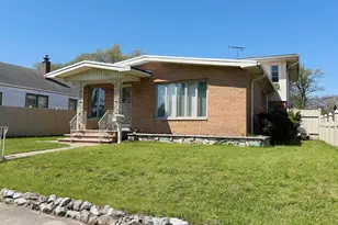 2048 Roosevelt Pl, Gary, IN 46404 - Photo 2