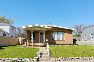 2048 Roosevelt Pl, Gary, IN 46404 - Photo 1