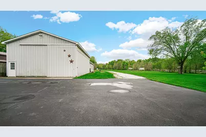 746 W 700 N, Hobart, IN 46342 - Photo 2