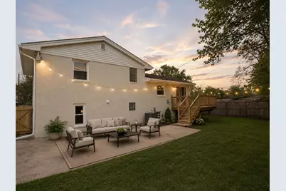 621 E 52nd Avenue, Merrillville, IN 46410 - Photo 2
