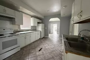 529 S Brookfield St, South Bend, IN 46619 - Photo 4