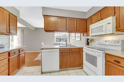 975 Millpond Road N, Valparaiso, IN 46385 - Photo 10