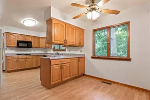 9096 Knickerbocker St, Saint John, IN 46373 - Photo 10