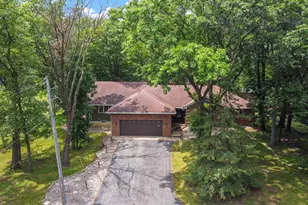 9096 Knickerbocker St, Saint John, IN 46373 - Photo 1