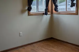 318 N Delaware St, Hobart, IN 46342 - Photo 6