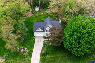 440 Oak Breeze Dr, Valparaiso, IN 46383 - Photo 2