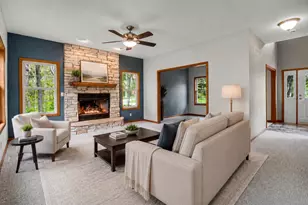 440 Oak Breeze Dr, Valparaiso, IN 46383 - Photo 8