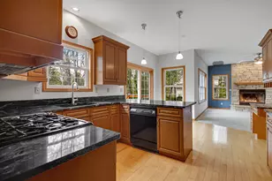 440 Oak Breeze Dr, Valparaiso, IN 46383 - Photo 14