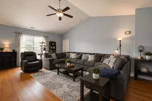 10355 Illinois St, Crown Point, IN 46307 - Photo 4