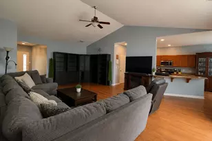10355 Illinois St, Crown Point, IN 46307 - Photo 4