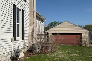 206 E Wayland St, Goodland, IN 47948 - Photo 2