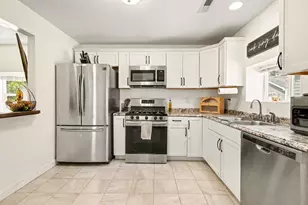 1230 Fleming St, Hobart, IN 46342 - Photo 8