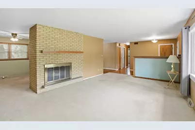 7605 W 86th Avenue, Crown Point, IN 46307 - Photo 4