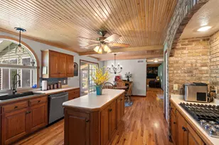 1344 W Gentry Ct, La Porte, IN 46350 - Photo 18