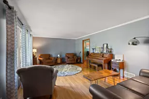 1344 W Gentry Ct, La Porte, IN 46350 - Photo 6