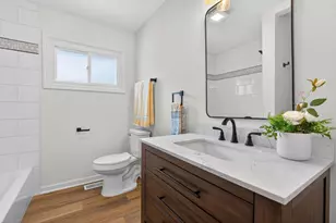 8951 O Day Dr, Highland, IN 46322 - Photo 16