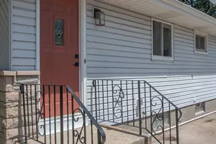 8951 O Day Dr, Highland, IN 46322 - Photo 4