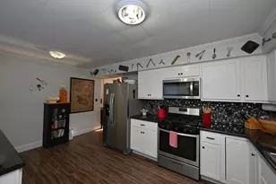 321 E 13th St, Winamac, IN 46996 - Photo 14