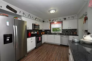 321 E 13th St, Winamac, IN 46996 - Photo 12