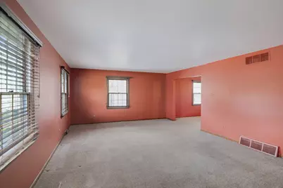 218 W 38th Court, Griffith, IN 46319 - Photo 4