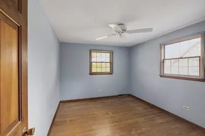 218 W 38th Court, Griffith, IN 46319 - Photo 16