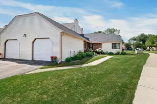 2111 Tupelo Ln, Chesterton, IN 46304 - Photo 2