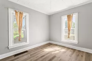 307 E Oneida St, LaCrosse, IN 46348 - Photo 16