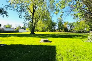 2851 44th St, Highland, IN 46322 - Photo 16