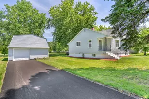 2851 44th St, Highland, IN 46322 - Photo 4