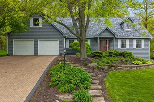 144 Westchester Ln, Valparaiso, IN 46385 - Photo 2