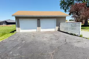 505 Albert St, Valparaiso, IN 46383 - Photo 2