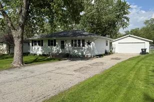 7727 Dakota St, Merrillville, IN 46410 - Photo 1