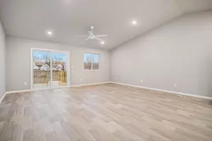 114 Bellflower Dr, Michigan City, IN 46360 - Photo 4