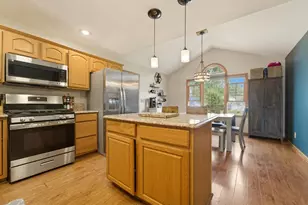 324 Forsythia St SE, Demotte, IN 46310 - Photo 8